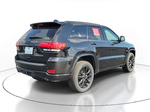 Used 2020 Jeep Grand Cherokee Altitude image 4