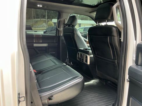 Used 2019 Ford F150 Lariat w/ Equipment Group 502A Luxury image 9