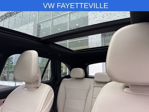 Used 2025 Mercedes-Benz GLC 300 4MATIC image 30