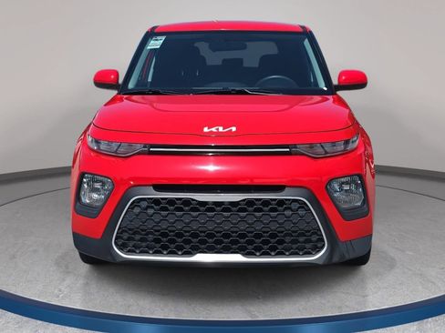 Used 2022 Kia Soul LX FWD image 2