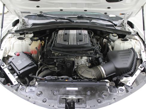 Used 2019 Chevrolet Camaro ZL1 image 41