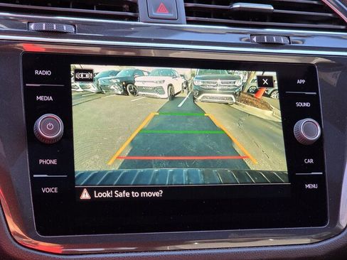 Used 2023 Volkswagen Tiguan SE R-Line image 19