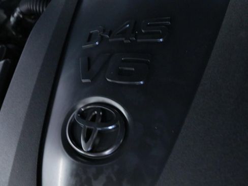 Used 2022 Toyota Tacoma TRD Sport w/ Technology Package RWD image 8