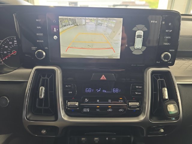 Used 2023 Kia Sorento EX AWD/4WD image 16