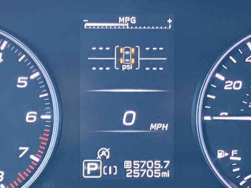 Used 2024 Subaru Crosstrek 2.0i Premium image 12