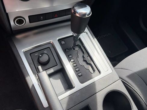 Used 2010 Dodge Nitro SXT AWD/4WD image 19