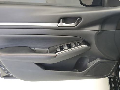 Used 2024 Nissan Altima 2.5 SR FWD image 20
