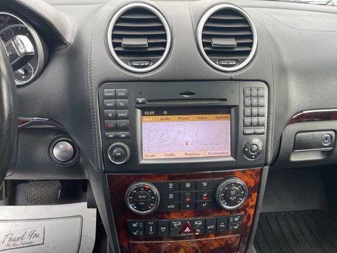 Used 2011 Mercedes-Benz GL 550 4MATIC image 14