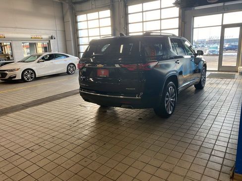 Used 2023 Chevrolet Traverse Premier image 19