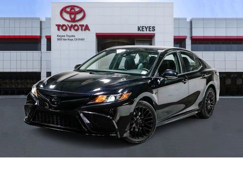 Certified 2023 Toyota Camry SE image 1