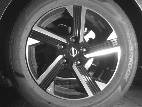 Used 2025 Nissan Sentra SV FWD image 14