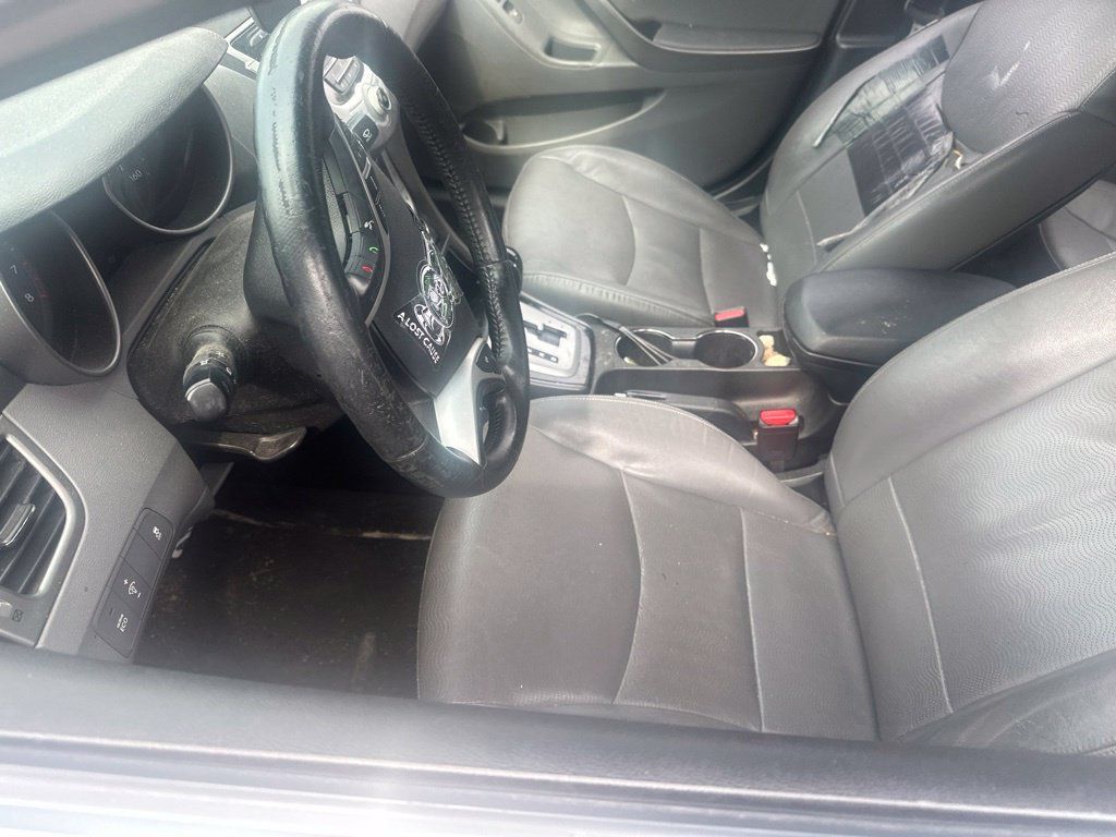 Used 2012 Hyundai Elantra Limited FWD image 23