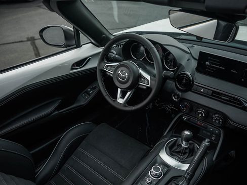 New 2025 MAZDA MX-5 Miata RF Club image 12