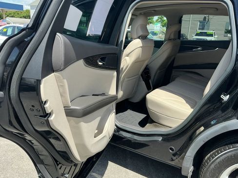 Used 2017 Lincoln MKX Reserve AWD/4WD image 8