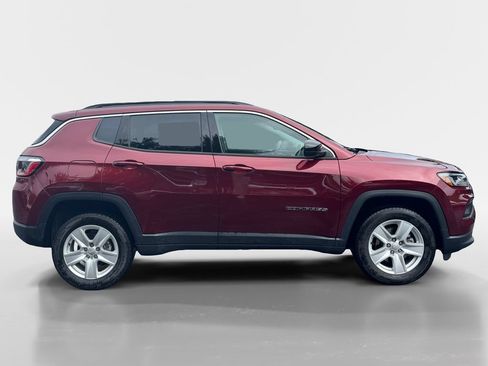 Used 2022 Jeep Compass Latitude AWD/4WD image 3