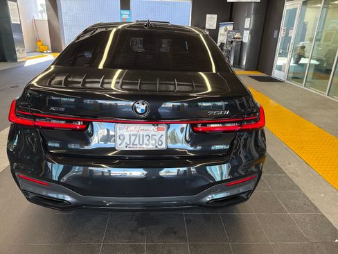 Used 2021 BMW 750i xDrive w/ Autobahn Package AWD/4WD image 15