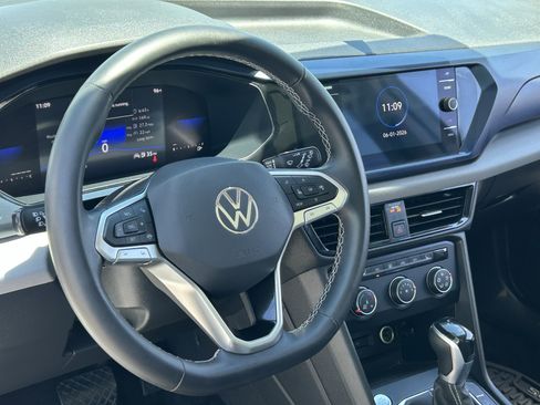 Used 2022 Volkswagen Taos SE FWD image 25