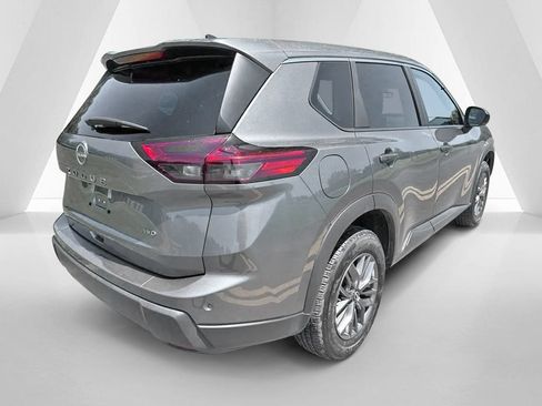 Used 2024 Nissan Rogue S AWD/4WD image 7