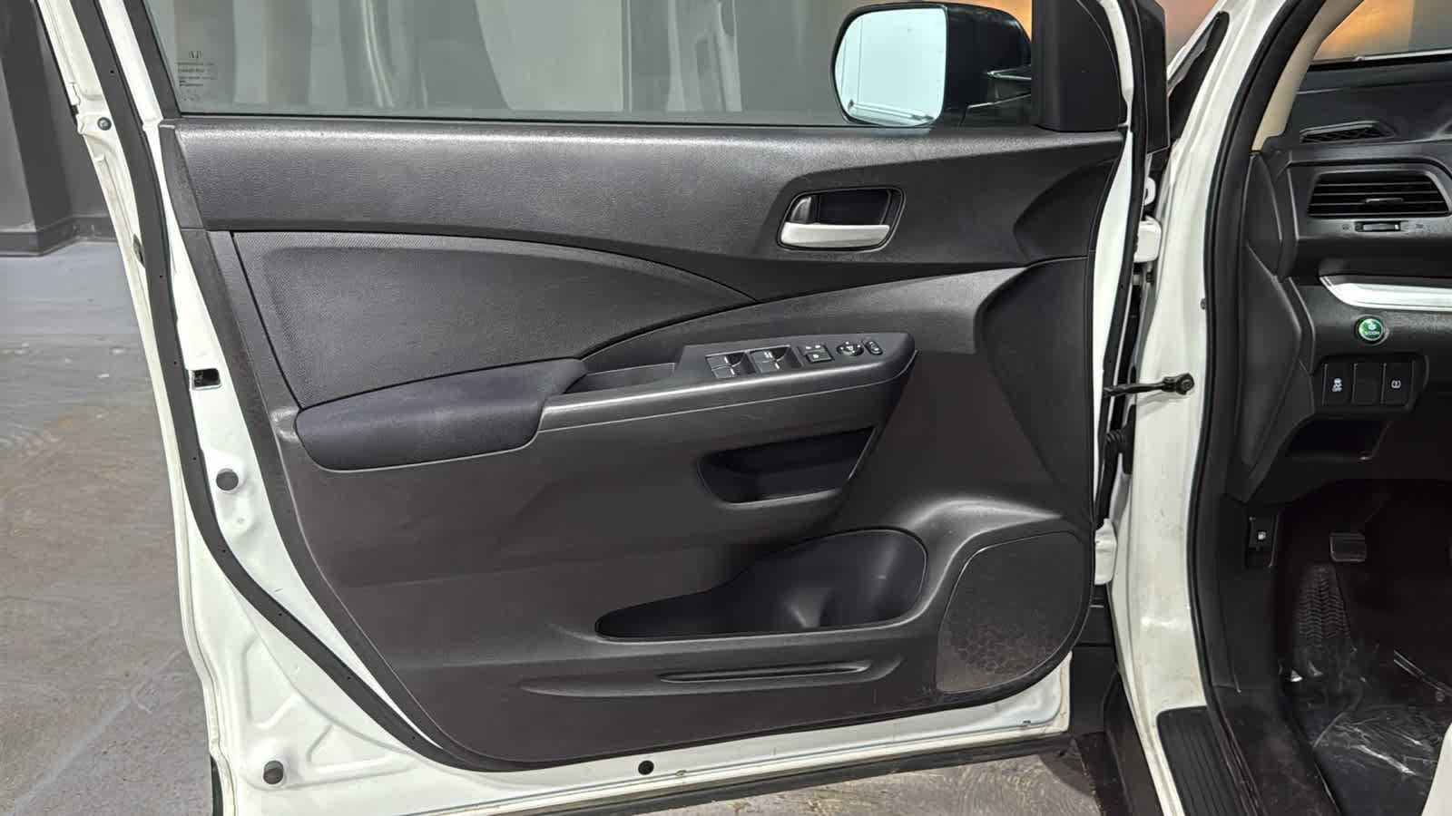 Used 2016 Honda CR-V LX image 9