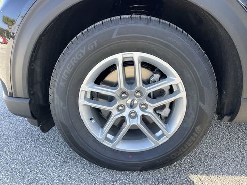 New 2026 Ford Explorer Active w/ Active Comfort Package image 36