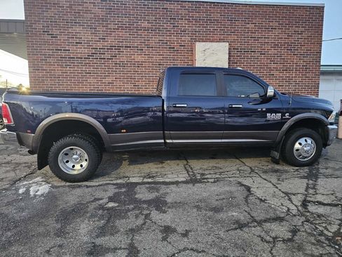 Used 2018 RAM 3500 Laramie image 3