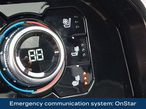 Used 2025 GMC Sierra 2500 AT4X image 16