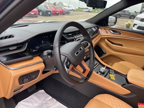 Used 2023 Jeep Grand Cherokee L Summit image 24