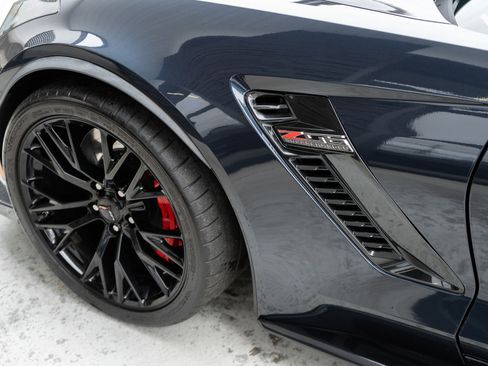 Used 2016 Chevrolet Corvette Z06 w/ 3LZ Preferred Equipment Group image 26