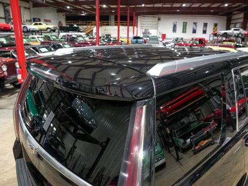 Used 2017 Cadillac Escalade Luxury AWD/4WD image 20