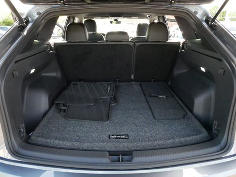 Certified 2024 Volkswagen Atlas Cross Sport SE AWD/4WD image 18