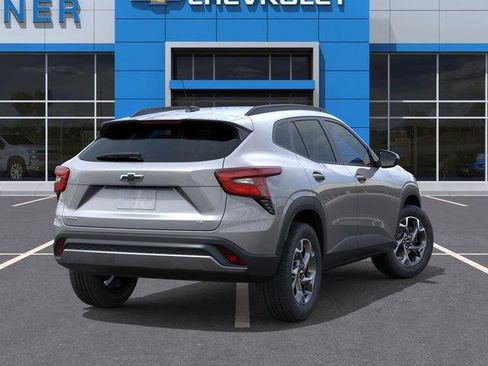 New 2026 Chevrolet Trax LT w/ Driver Confidence Package FWD image 4
