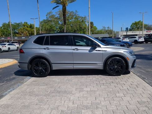 Certified 2024 Volkswagen Tiguan SE R-Line image 2