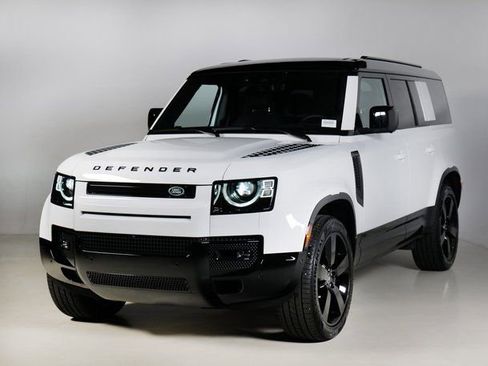 Used 2025 Land Rover Defender 130 V8 image 1