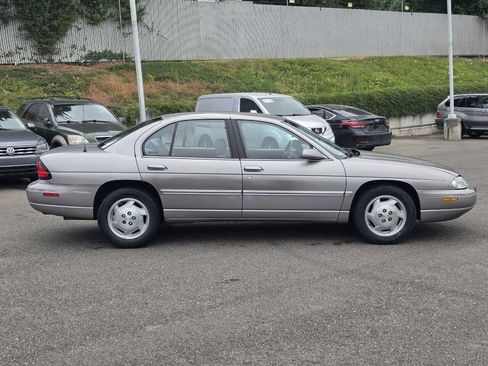 Used 1996 Chevrolet Lumina LS FWD image 8