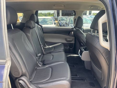 Used 2026 Kia Carnival FWD image 28
