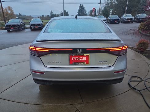 Used 2024 Honda Accord Sport image 5