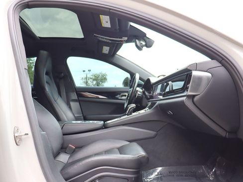 Used 2018 Porsche Panamera 4S AWD/4WD image 19
