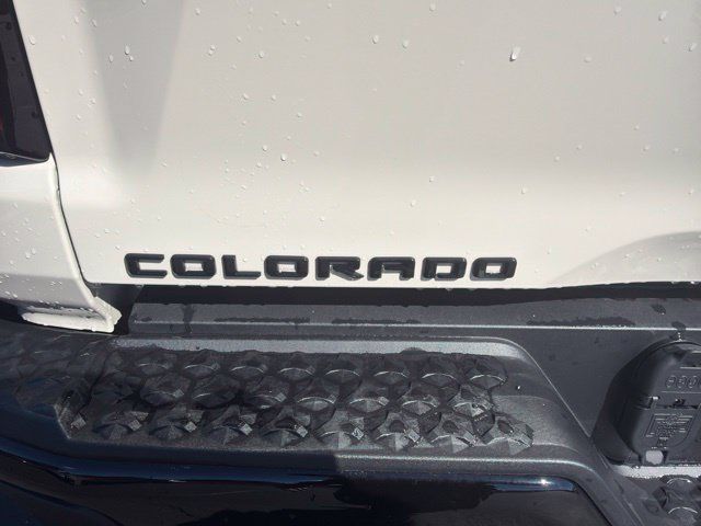 Certified 2026 Chevrolet Colorado ZR2 w/ Midnight Edition AWD/4WD image 11
