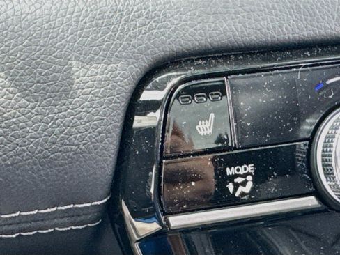 Used 2024 Honda Pilot Touring image 21