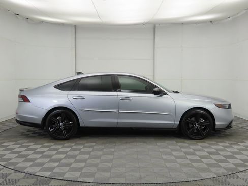 Used 2023 Honda Accord Sport image 4