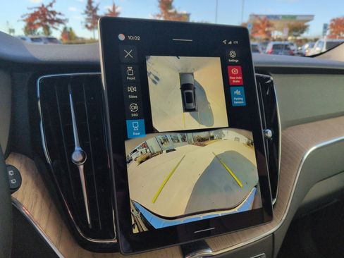 New 2026 Volvo XC60 B5 Plus w/ Protection Package Premier image 19