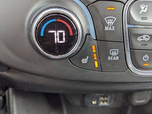 Used 2020 Chevrolet Traverse LT w/ LT Premium Package image 72