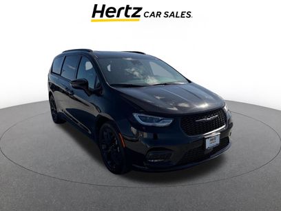 Used 2025 Chrysler Pacifica Limited