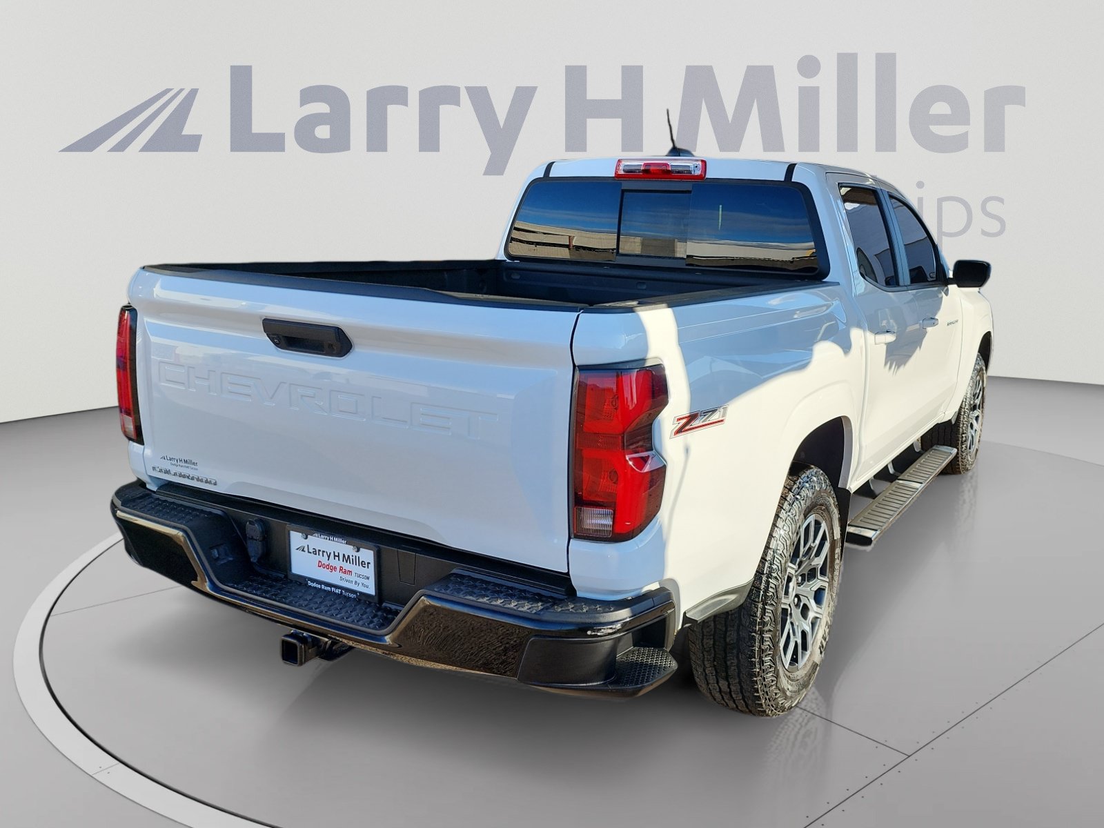 Used 2024 Chevrolet Colorado Z71 w/ Z71 Convenience Package 2 AWD/4WD image 5