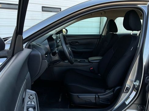 Used 2025 Nissan Sentra S image 10