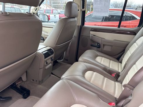 Used 2004 Ford Explorer Eddie Bauer image 18