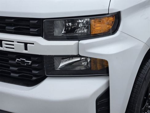 Used 2022 Chevrolet Silverado 1500 Custom w/ LPO, Blackout Package image 9