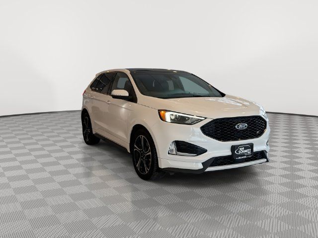 Used 2020 Ford Edge ST w/ Cold Weather Package AWD/4WD image 3