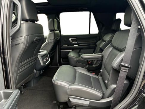 Used 2025 Ford Expedition Platinum w/ Stealth Performance Package AWD/4WD image 26