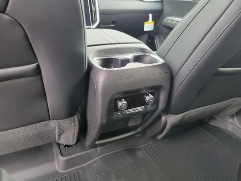 New 2025 GMC Acadia Elevation w/ Elevation Premium Package image 32